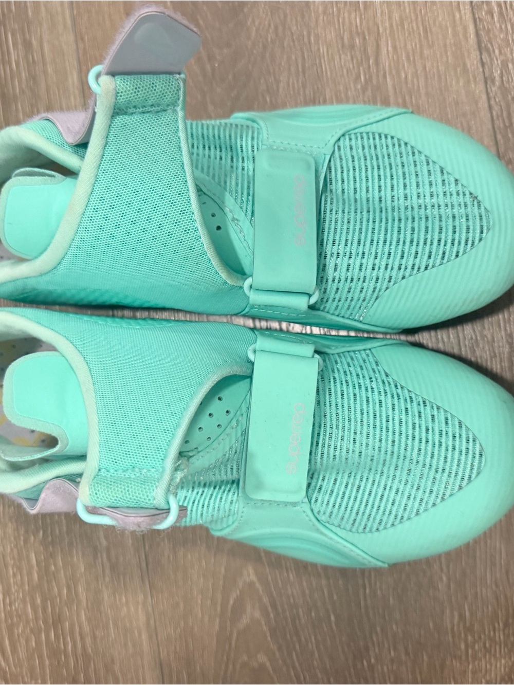 Nike Women’s Superrep Cycling Mint Green Hook-and-Loop Sneakers peloton clips